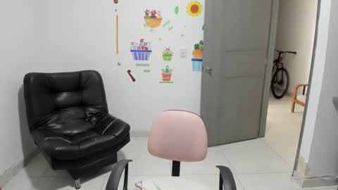 Andrea  online show from 02/10/25, 02:59