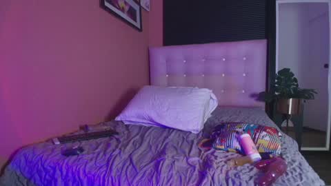 Gwen  online show from 12/10/24, 10:58