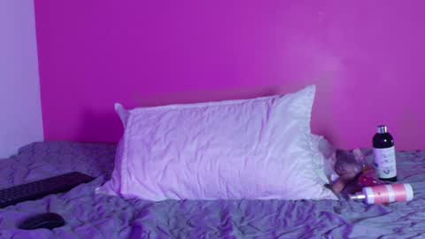 Gwen  online show from 12/16/24, 05:33