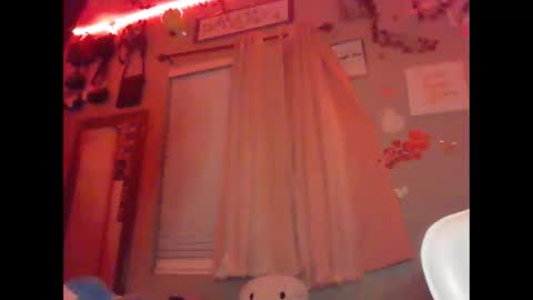 Snapshot of natxurall chatting on 05/23/26, 04:39 Amara rose online show from 05/23/26, 04:39