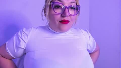 Nataly online show from 10/04/25, 02:42