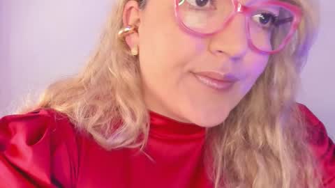 Nataly online show from 10/31/25, 11:44