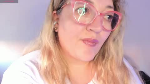 Snapshot of naty__mature_ chatting on 04/19/26, 06:10 Nataly online show from 04/19/26, 06:10