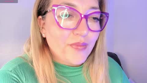 Snapshot of naty__mature_ chatting on 04/25/26, 06:16 Nataly online show from 04/25/26, 06:16