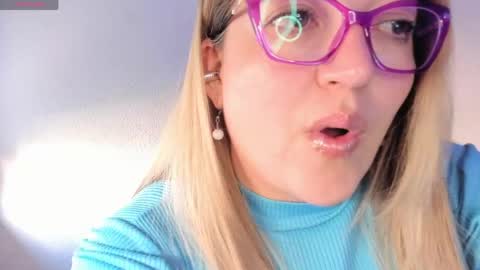 Snapshot of naty__mature_ chatting on 05/04/26, 05:20 Nataly online show from 05/04/26, 05:20