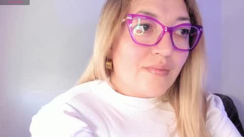 Snapshot of naty__mature_ chatting on 05/13/26, 05:54 Nataly online show from 05/13/26, 05:54