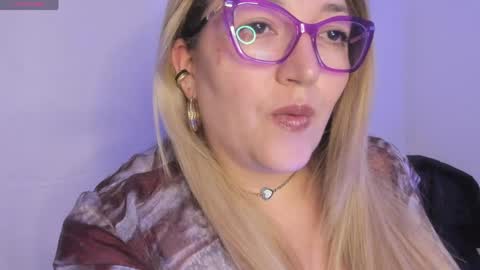 Snapshot of naty__mature_ chatting on 05/14/26, 11:44 Nataly online show from 05/14/26, 11:44
