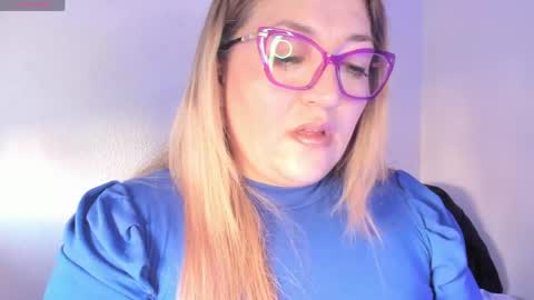 Snapshot of naty__mature_ chatting on 05/22/26, 05:51 Nataly online show from 05/22/26, 05:51