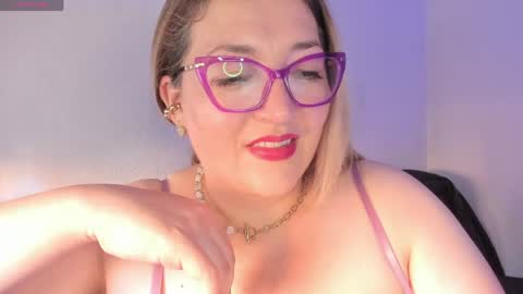 Snapshot of naty__mature_ chatting on 05/29/26, 06:17 Nataly online show from 05/29/26, 06:17