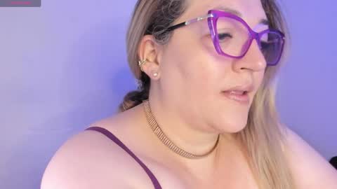 Snapshot of naty__mature_ chatting on 05/30/26, 07:11 Nataly online show from 05/30/26, 07:11