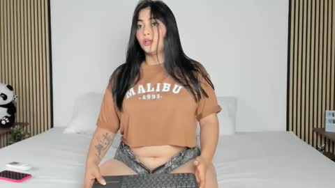 naty_model25 online show from 10/22/25, 10:20