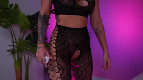 Naty online show from 02/12/25, 10:37