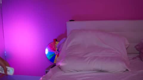 Naty online show from 02/21/25, 08:18