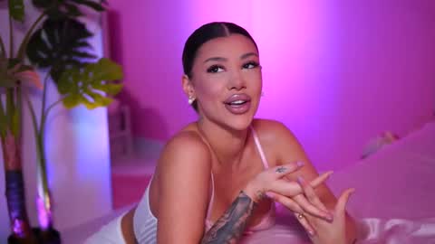 Naty online show from 03/11/25, 05:16