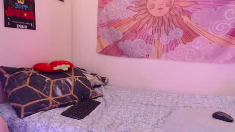 Eimy online show from 04/18/26, 07:07