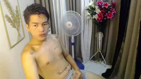 Snapshot of naughty_angelo chatting on 04/18/26, 05:39 naughty_angelo online show from 04/18/26, 05:39