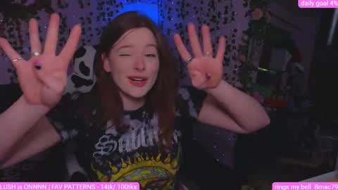 Snapshot of naughty_bella99 chatting on 05/07/26, 11:32 bella online show from 05/07/26, 11:32
