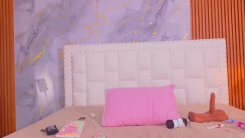 SASHA  online show from 12/14/25, 07:29