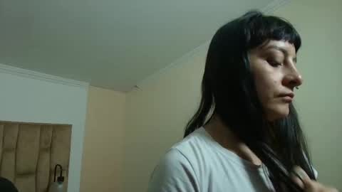 Kitten online show from 09/19/25, 10:38