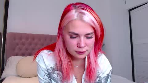 Snapshot of naughty_kittyy1 chatting on 10/14/25, 08:53 Maria online show from 10/14/25, 08:53