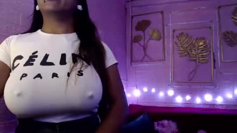 naughty_lorien143 online show from 04/18/26, 01:48