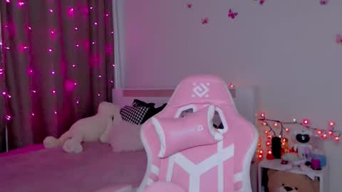 Snapshot of naughty_mablee chatting on 11/04/25, 04:00 Mable online show from 11/04/25, 04:00