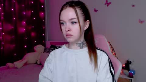 Snapshot of naughty_mablee chatting on 11/29/25, 12:13 Mable online show from 11/29/25, 12:13