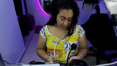 Snapshot of naughty_milf89 chatting on 03/14/26, 05:35 Alicia online show from 03/14/26, 05:35