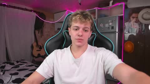 Nik online show from 12/08/24, 01:36