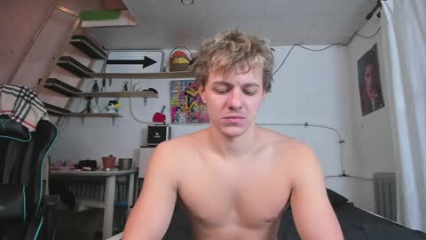 Nik online show from 01/12/25, 12:23