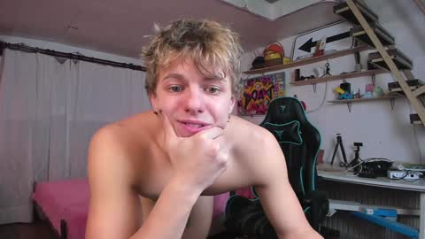 Nik online show from 01/28/25, 09:29