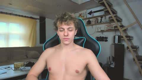 Nik online show from 02/23/25, 01:32