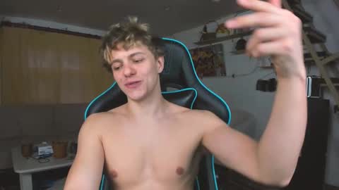 Nik online show from 02/24/25, 03:20