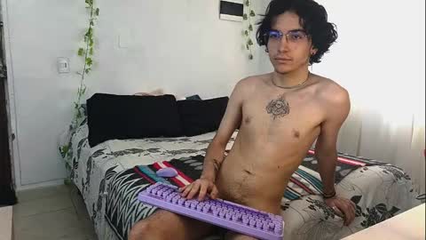 naughty_thompson1 online show from 02/13/26, 06:26