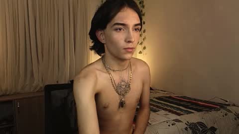 naughty_thompson1 online show from 02/18/26, 03:46