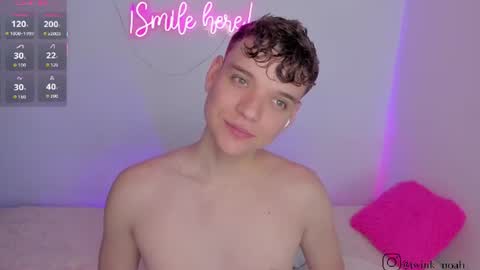 Snapshot of naughty_twink_ chatting on 06/17/26, 04:30 Noah online show from 06/17/26, 04:30