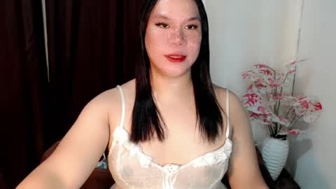 Snapshot of naughty_vies chatting on 07/27/26, 08:43 Davies online show from 07/27/26, 08:43