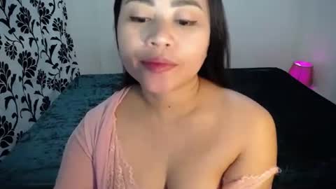 Snapshot of naughtyandsweetx chatting on 10/04/25, 03:37 May online show from 10/04/25, 03:37