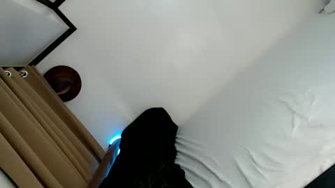 Snapshot of naughtybella_ chatting on 02/09/26, 05:33 bella online show from 02/09/26, 05:33