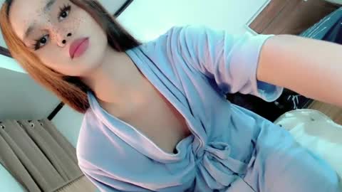 Snapshot of naughtybella_ chatting on 06/15/26, 08:33 bella online show from 06/15/26, 08:33
