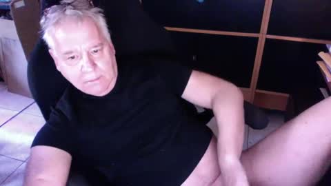 Snapshot of naughtydaddyla chatting on 12/22/24, 11:31 naughtydaddyla online show from 12/22/24, 11:31