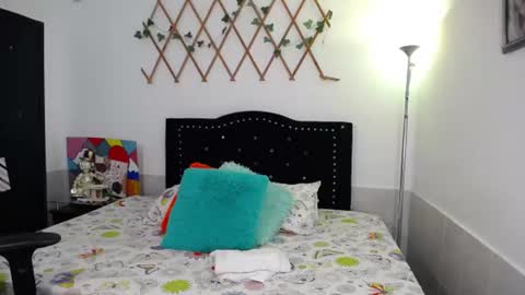 Snapshot of naughtygirl_mmm chatting on 06/13/26, 09:29 Valeria online show from 06/13/26, 09:29