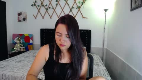 Snapshot of naughtygirl_mmm chatting on 06/24/26, 08:35 Valeria online show from 06/24/26, 08:35
