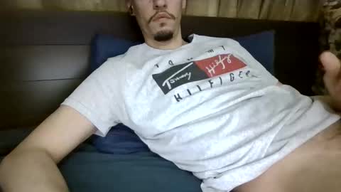 Snapshot of naughtyguy556677 chatting on 04/17/26, 12:24 naughtyguy556677 online show from 04/17/26, 12:24
