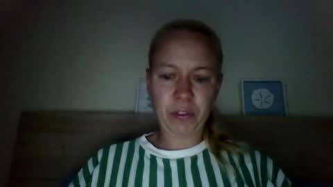 Snapshot of naughtyjennyblondeuk chatting on 04/17/26, 06:33 naughtyjennyblondeuk online show from 04/17/26, 06:33