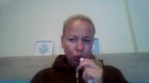Snapshot of naughtyjennyblondeuk chatting on 05/03/26, 06:25 naughtyjennyblondeuk online show from 05/03/26, 06:25