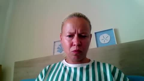 Snapshot of naughtyjennyblondeuk chatting on 05/10/26, 01:49 naughtyjennyblondeuk online show from 05/10/26, 01:49