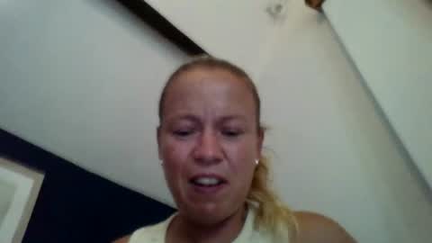 Snapshot of naughtyjennyblondeuk chatting on 07/15/26, 06:02 naughtyjennyblondeuk online show from 07/15/26, 06:02