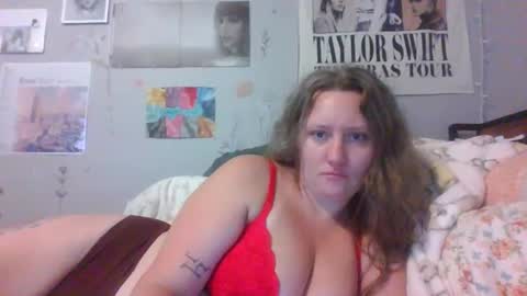 Snapshot of naughtylottie726 chatting on 09/18/25, 03:47 naughtylottie726 online show from 09/18/25, 03:47