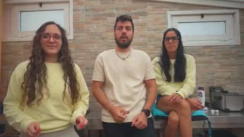 ANDREA STEPH  MIKE online show from 10/02/25, 09:05